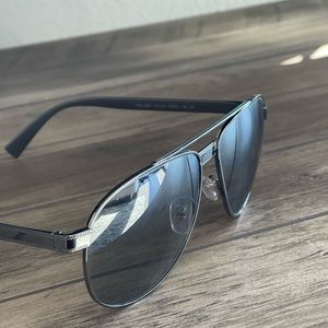 NEW!! Versace aviator sunglasses style 2209 with silver mirror